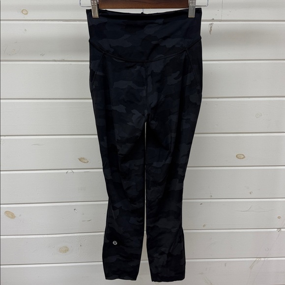 Lululemon Base Pace High-Rise Crop 23" Heritage 365 Camo Deep Coal Multi Size 4 - Picture 7 of 10